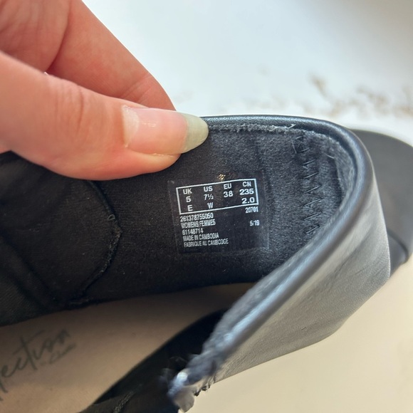 Clark’s Women's Hope Track Black Leather Ankle Boot size 7.5 - Picture 6 of 6